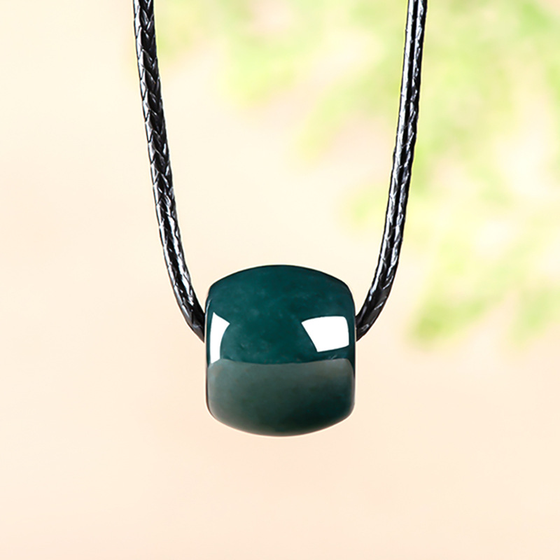 Jewelry & Watches Spółka Z Ograniczoną Odpowiedzialnością - Colgante de Jadeíta Natural de Myanmar,